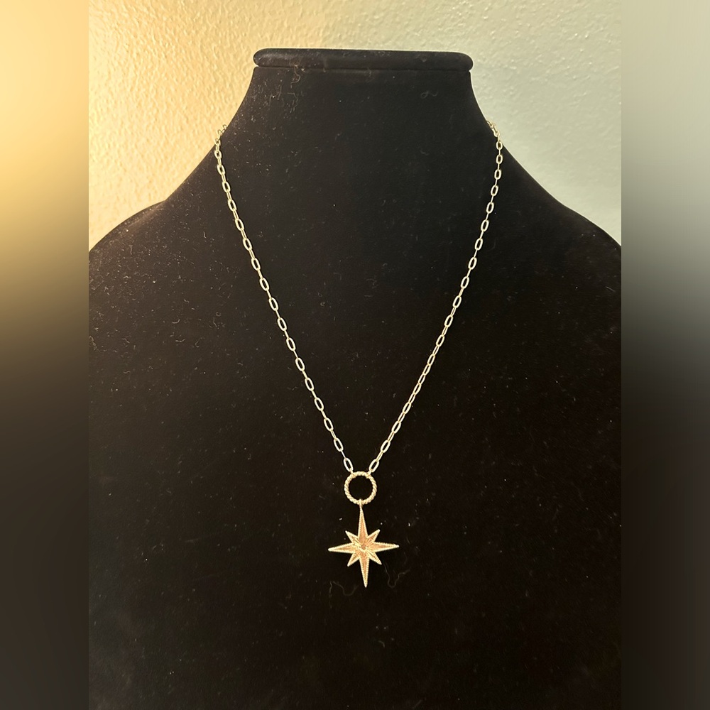 Gold Star Pendant Chain-Link Necklace 🌸